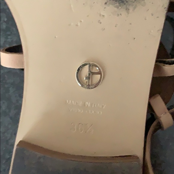 Giorgio Armani gorgeous sandals . - Picture 6 of 8